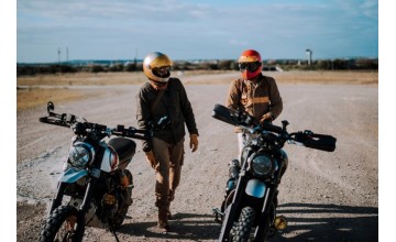 Cum alegi echipamentul moto pentru temperaturi de peste 35°C?