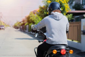 Top 10 scutere urbane pentru naveta zilnică (consum mic + confort maxim)