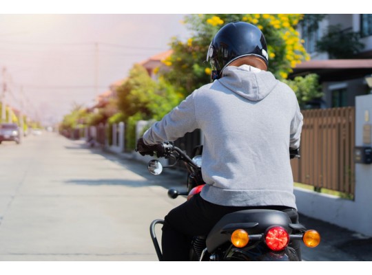 Top 10 scutere urbane pentru naveta zilnică (consum mic + confort maxim)