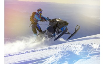 Avantajele motoarelor în 2 timpi vs. în 4 timpi la snowmobile