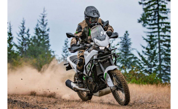 Kawasaki KLE500 2026  – aventura continuă 