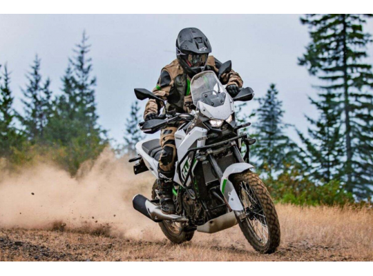Kawasaki KLE500 2026  – aventura continuă 
