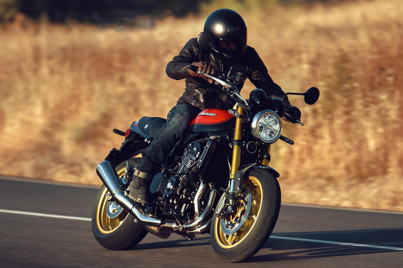 Kawasaki Z900RS SE 2026  – retro-sport cu un plus de tehnologie