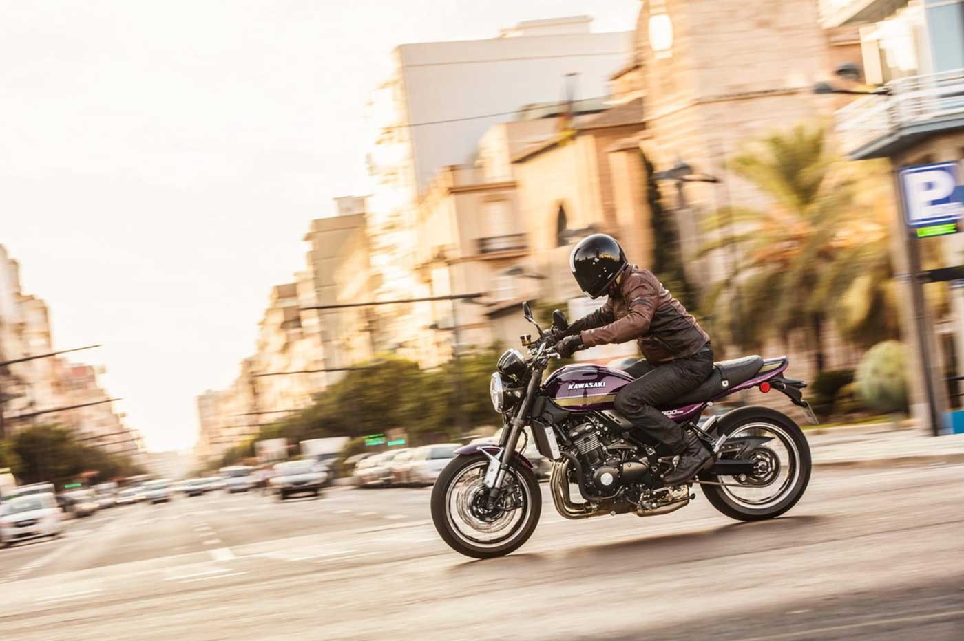 Kawasaki Z900RS 2026  – evoluție în stil retro-sport