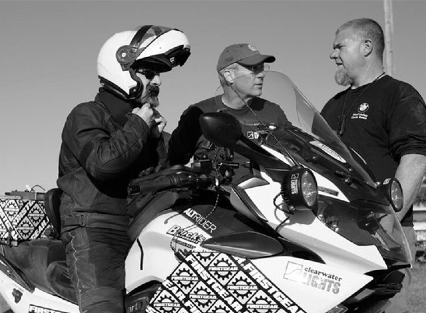 Record mondial: un motociclist a parcurs 3410 km in 24 de ore Record mondial: un motociclist a parcurs 3410 km in 24 de ore
