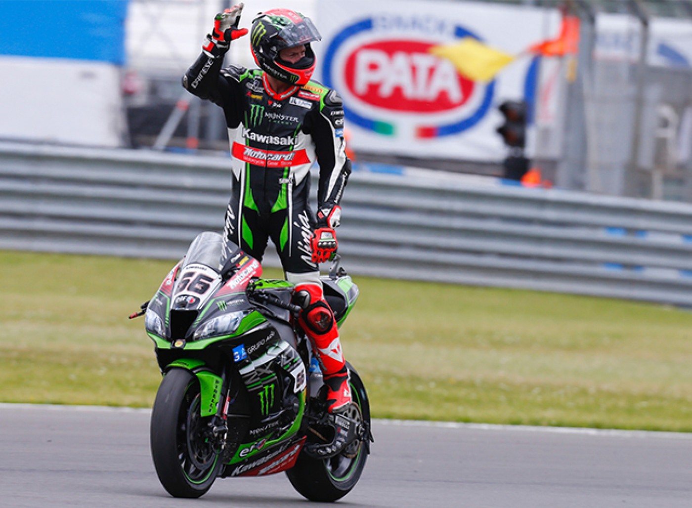 WSBK 2017 Donington – Kawasaki sarbatoreste 100 de curse castigate in Campionatul Mondial WSBK 2017 Donington – Kawasaki sarbatoreste 100 de curse castigate in Campionatul Mondial