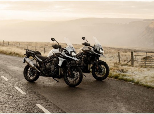 Desert și Alpine – ediții speciale Triumph Tiger 1200