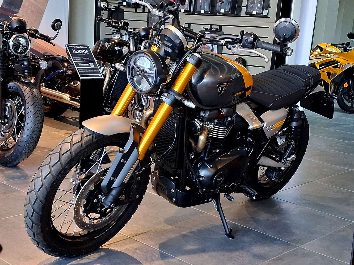 Motocicleta Triumph Scrambler 900 second 2026