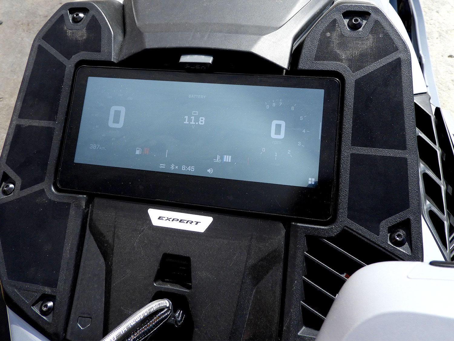 Ski-Doo Summit X Expert 850 E-TEC SHOT 154 Touchscreen 2026 Second