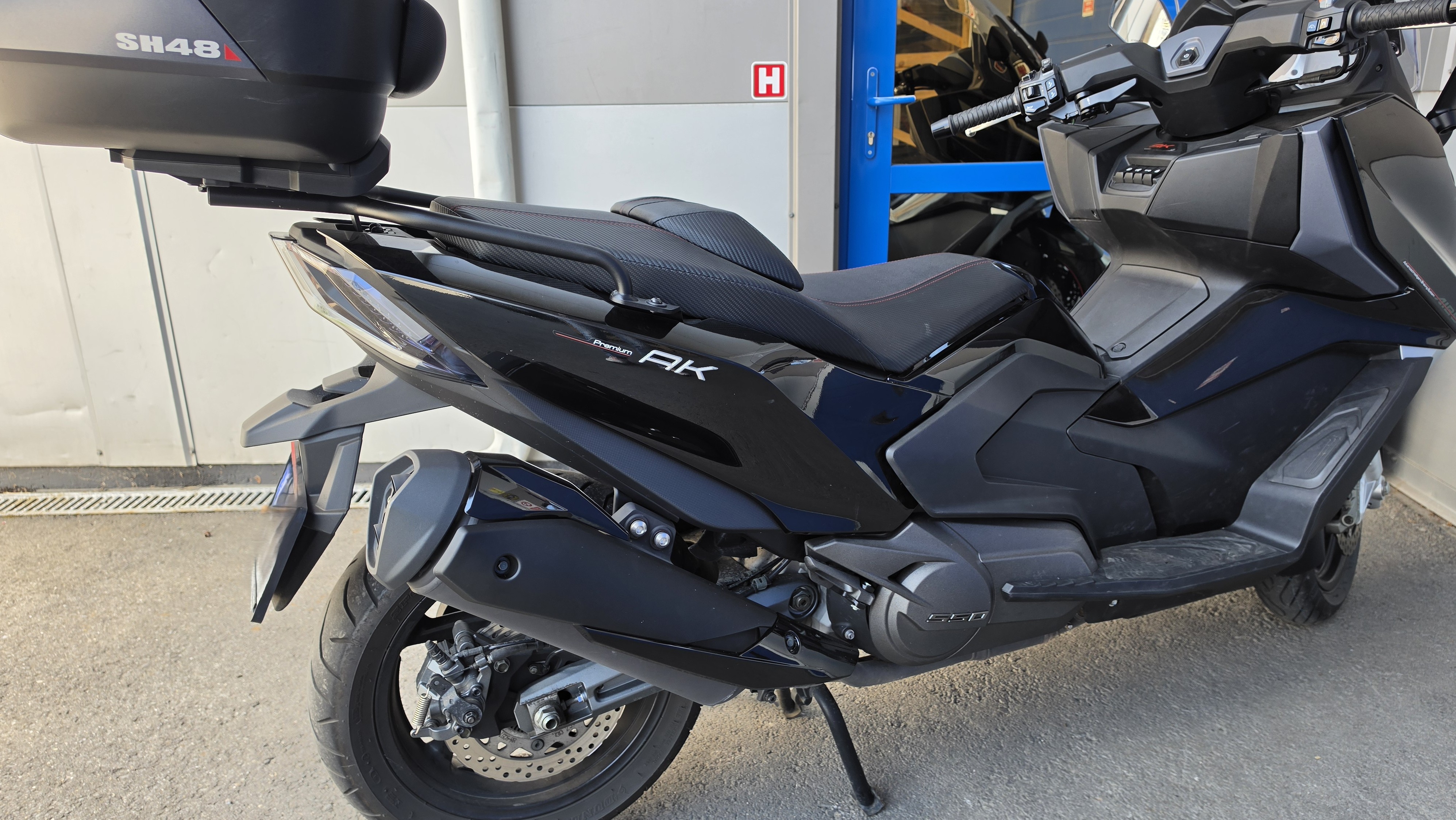 Vand Kymco AK 550 Premium