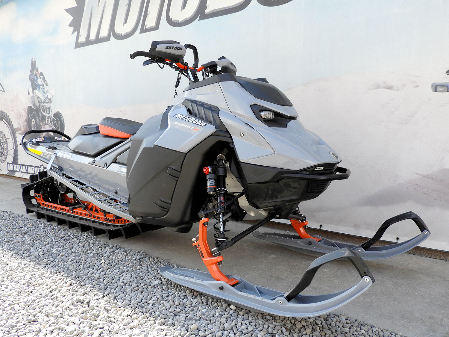 Ski-Doo Summit X Expert 850 E-TEC SHOT 154 Touchscreen 2026 Second