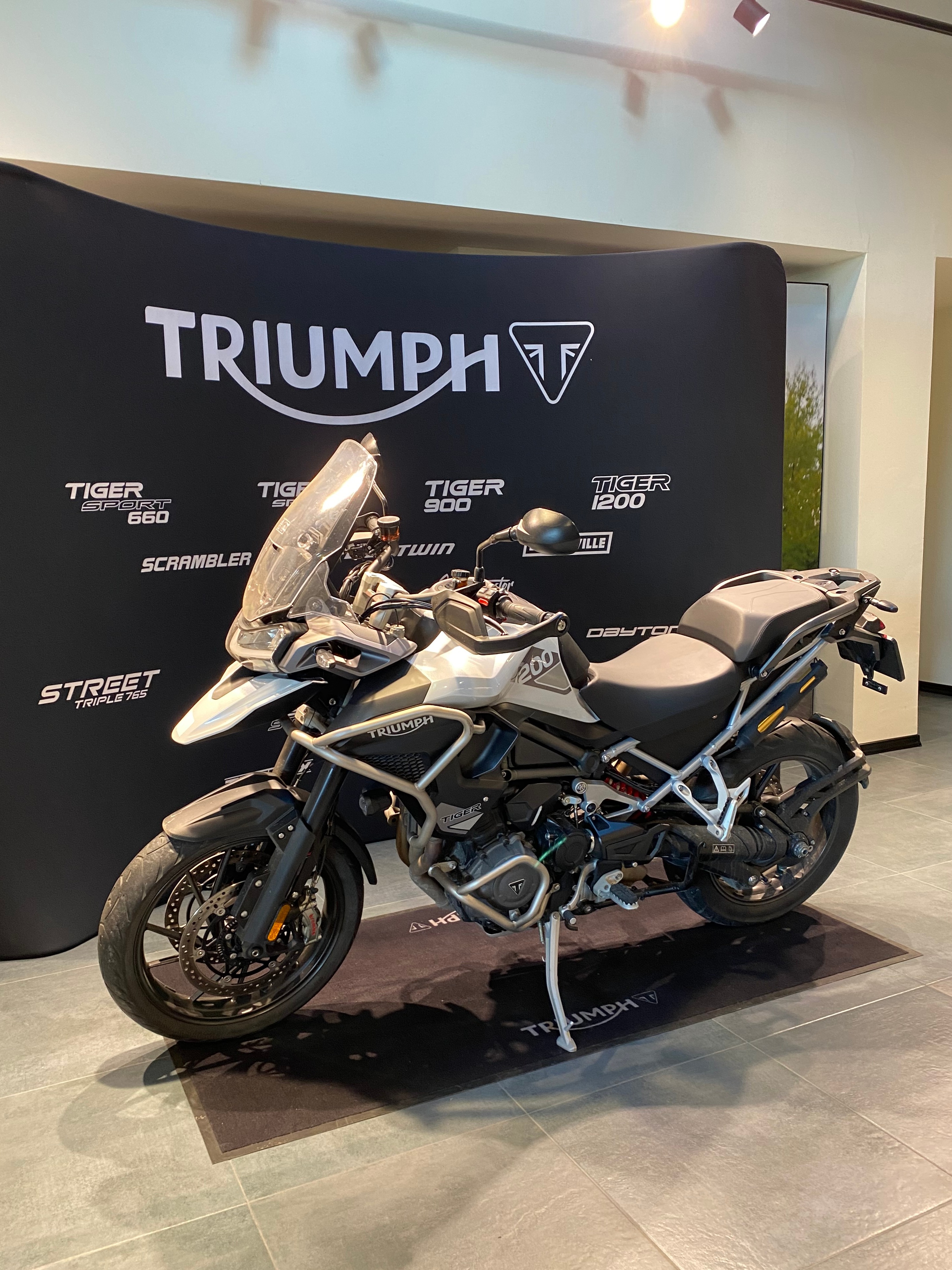 Motocicleta Triumph Tiger 1200 GT Pro Second