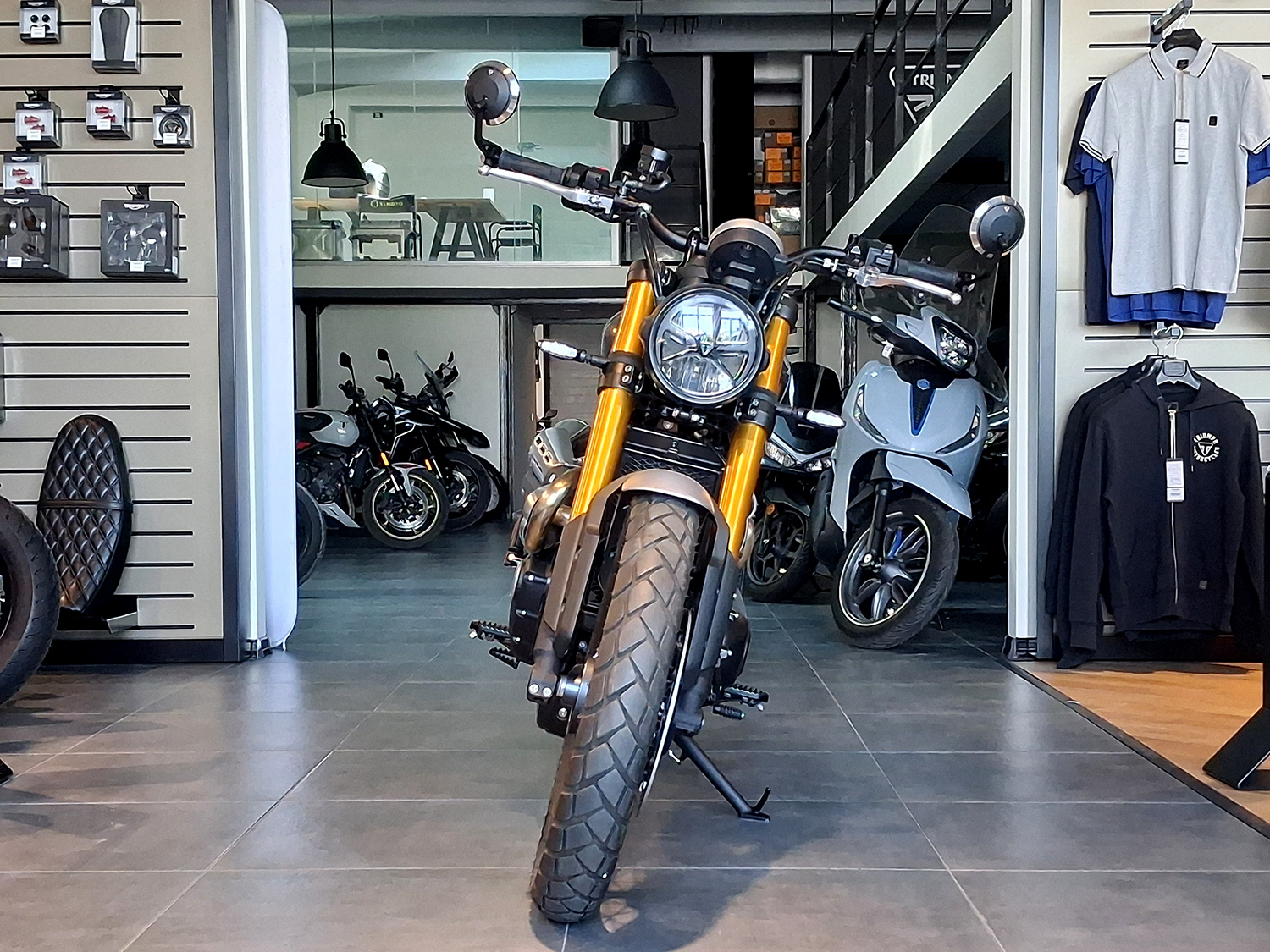 Motocicleta Triumph Scrambler 900 second 2026