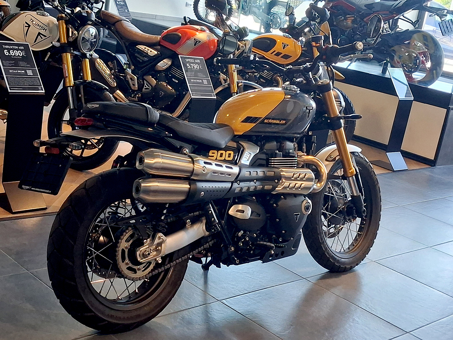 Motocicleta Triumph Scrambler 900 second 2026