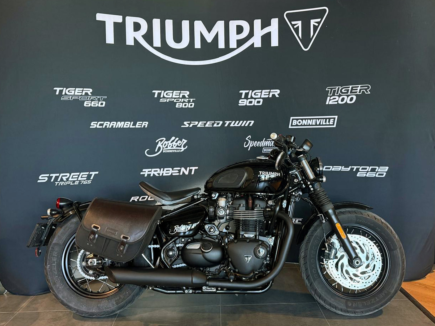Motocicleta Triumph Bonneville Bobber Second 2025